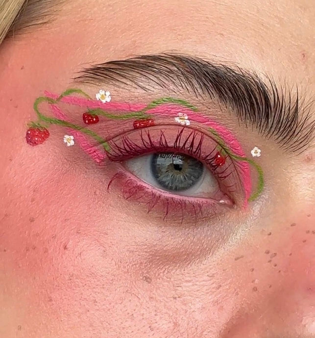 Strawberry Girl🍓🍰